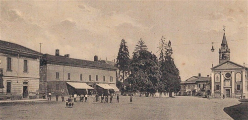 "Con lattuale stato democratico e con i sentimenti di tutta la popolazione. Lomello dalla Liberazione allentrata in vigore della Costituzione" 
la mostra si terrà presso l'ex chiesa di San Rocco dal 18 al 21 aprile c.a. , poi verrà  trasferita nei locali della Biblioteca Comunale Opicino de Canistris per le due settimane successive.